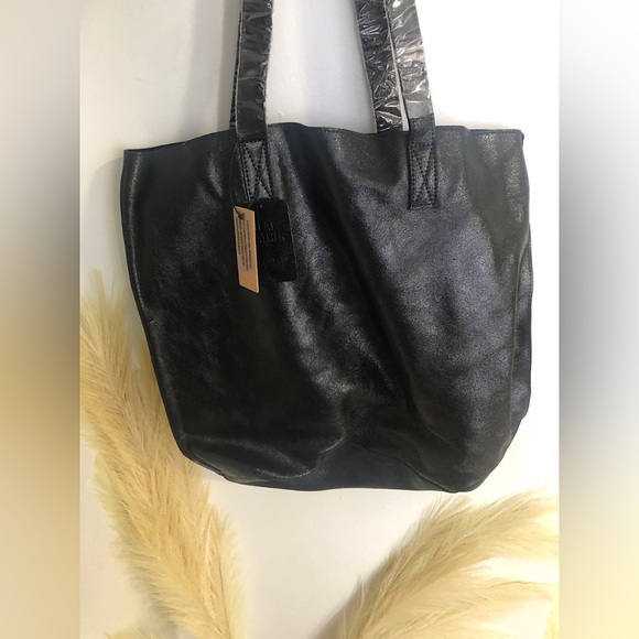 Handbags - 🔥Soft Real Leather Large Capacity Work Tote Shoulder Bag - Black - NWT